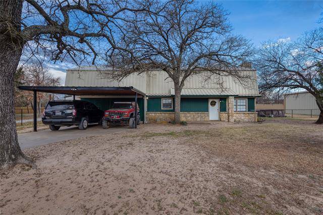 405 Maplewood Street, Azle, TX 76020