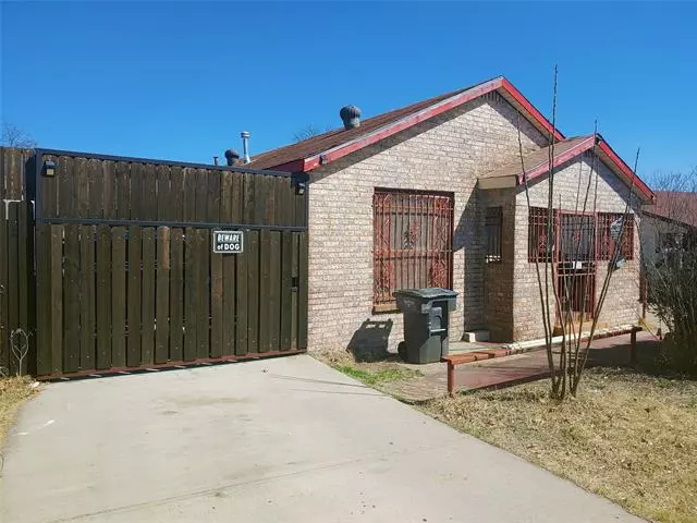 3106 Ross Avenue, Fort Worth, TX 76106