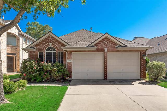 1928 Canterbury Drive, Bedford, TX 76021