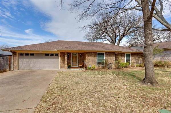 2209 Bainwood Trail, Arlington, TX 76015