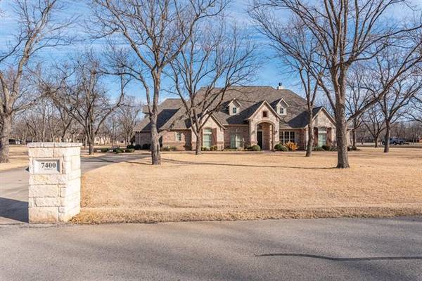 7400 Fox Run Court, Granbury, TX 76049