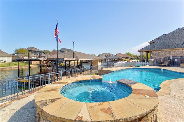 1116 Mallard Way, Granbury, TX 76048