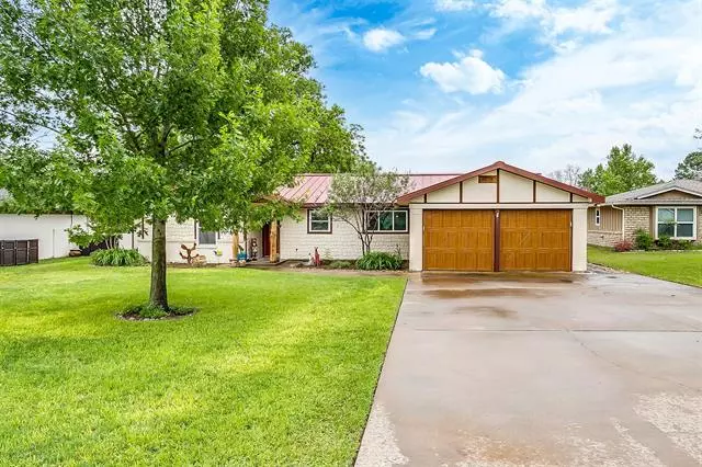 3715 Quail Run, Granbury, TX 76049