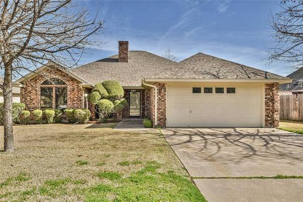 2411 Pebble Drive, Granbury, TX 76048