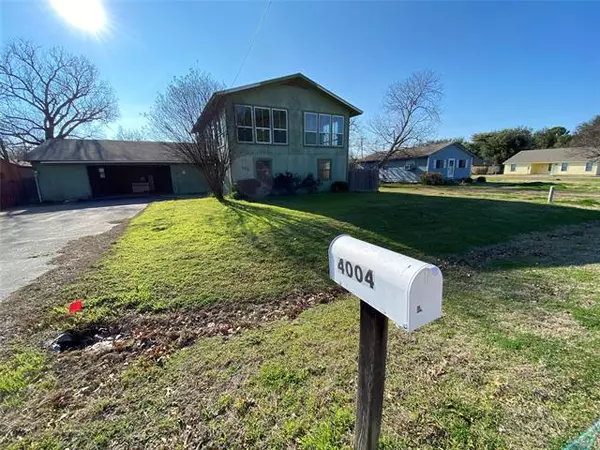 Granbury, TX 76048,4004 Apache Trail Court