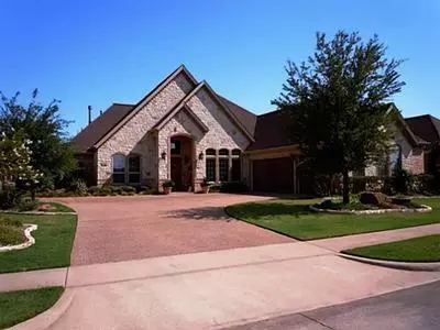 2606 Waters Edge Drive, Granbury, TX 76048