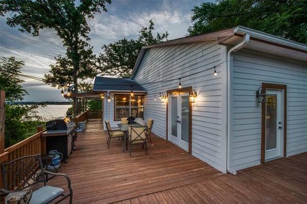 203 Farmer Drive, Malakoff, TX 75148