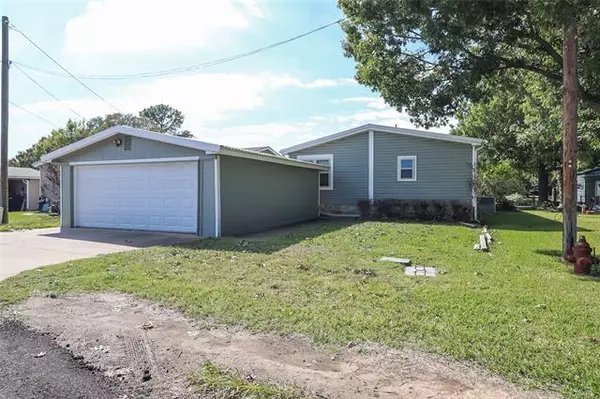 3804 E Port Ridglea Court, Granbury, TX 76049