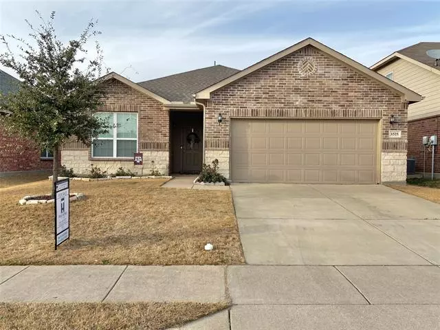 1525 Birds Eye Road, Fort Worth, TX 76177