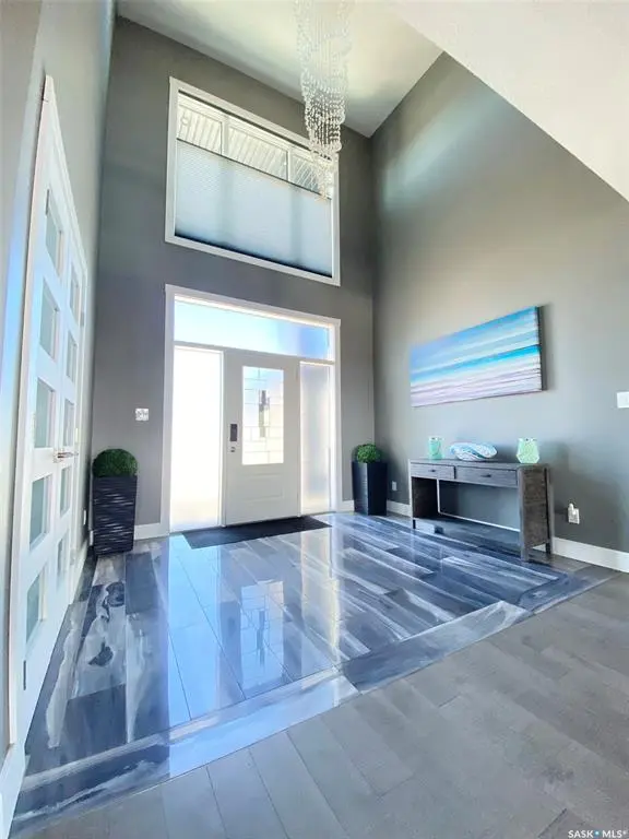 205 Creekside WAY, Weyburn, SK S4H 3C1