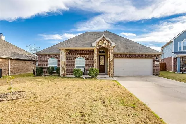 708 Date Court, Burleson, TX 76028