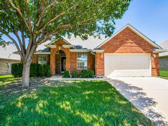 516 Apple Tree Court, Saginaw, TX 76179