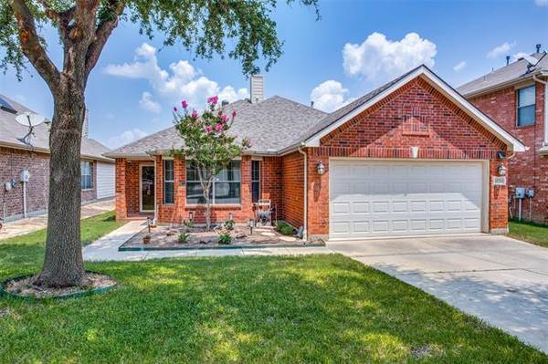 10704 Highland Ridge Road, Fort Worth, TX 76108