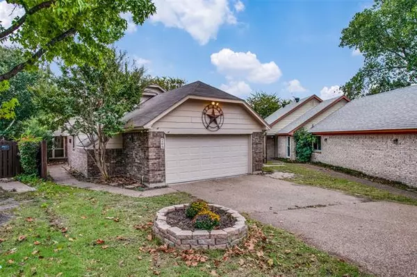 203 Fall Cedar Drive, Fort Worth, TX 76108