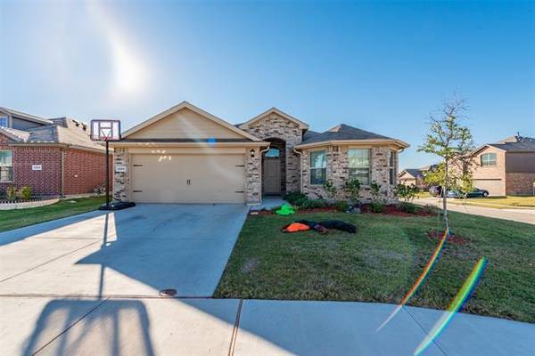 2200 Sadlers Creek Lane, Fort Worth, TX 76108