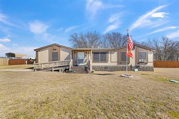 2111 Country Acres Road, Venus, TX 76084