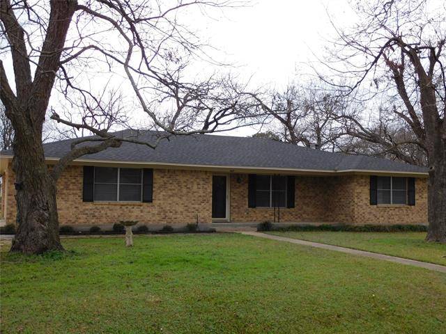 407 N Hickory Avenue, Hubbard, TX 76648