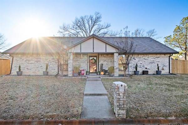 2302 Deanna, Mount Pleasant, TX 75455