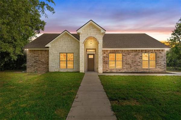 2401 Old Robinson Road, Waco, TX 76706