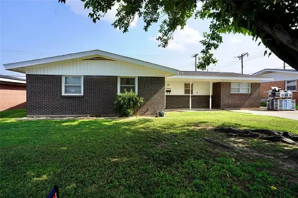 1702 Alabama Street,  Big Spring,  TX 79720