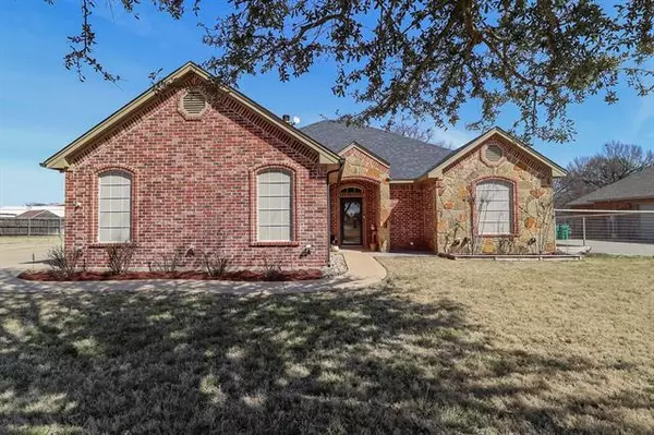 105 Sun Valley Ln, Weatherford, TX 76087