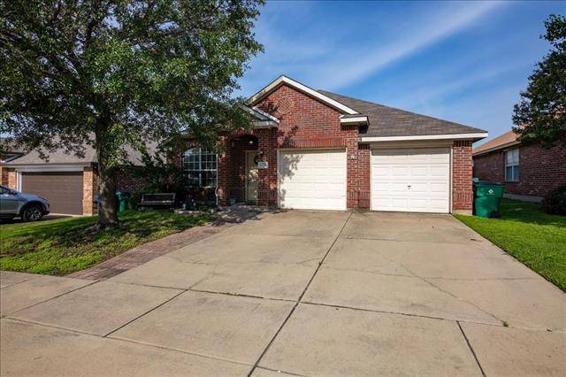 6733 Bear Hollow Lane, Watauga, TX 76137