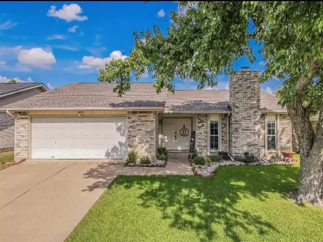 7312 Buttonwood Drive, Fort Worth, TX 76137