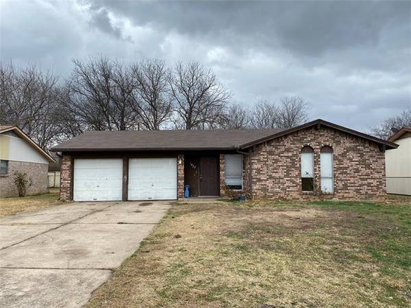 1822 Avenue B, Grand Prairie, TX 75051