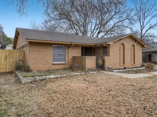 2107 Norfolk Drive, Arlington, TX 76015