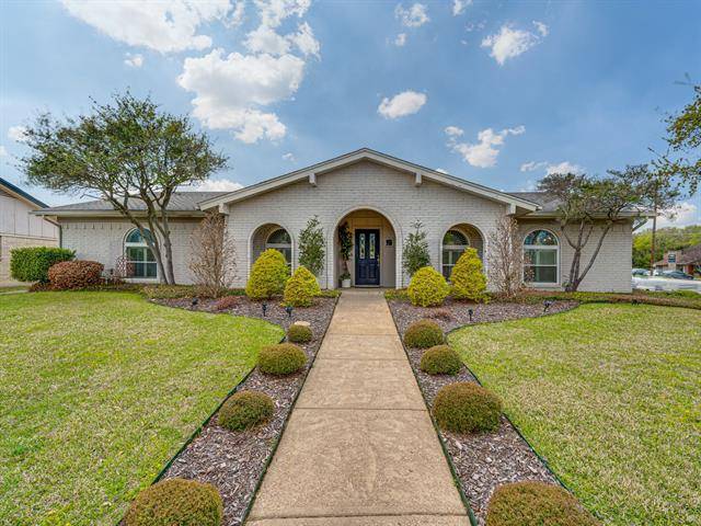 1633 Martha Drive, Bedford, TX 76022