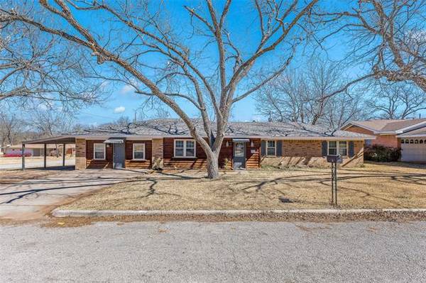 215 N Avenue R, Clifton, TX 76634