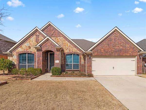 613 Newchester Drive, Roanoke, TX 76262