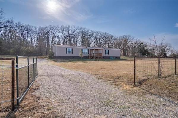 4186 Vz County Road 1110, Grand Saline, TX 75140