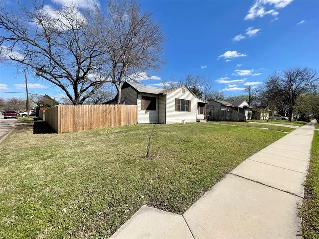 818 NE 17th Street, Grand Prairie, TX 75050