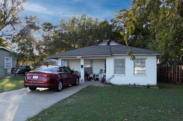 102 S 1st Avenue, Mansfield, TX 76063