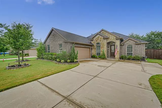 7644 Town Lake Drive, Grand Prairie, TX 75054