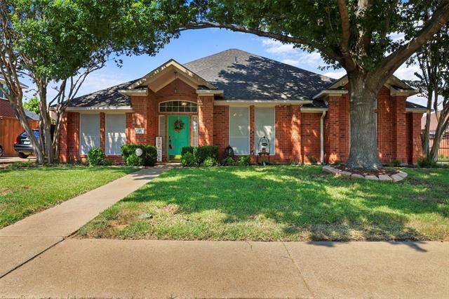 560 Cooper Street, Grand Prairie, TX 75052