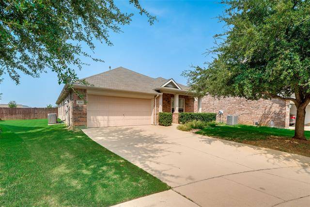 4235 Hill Top Lane, Grand Prairie, TX 75052