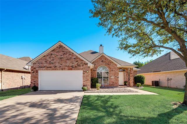 2976 Hideaway Drive, Grand Prairie, TX 75052