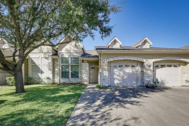 879 Kitty Hawk Lane, Grand Prairie, TX 75051