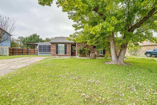 433 Curts Drive, Grand Prairie, TX 75052