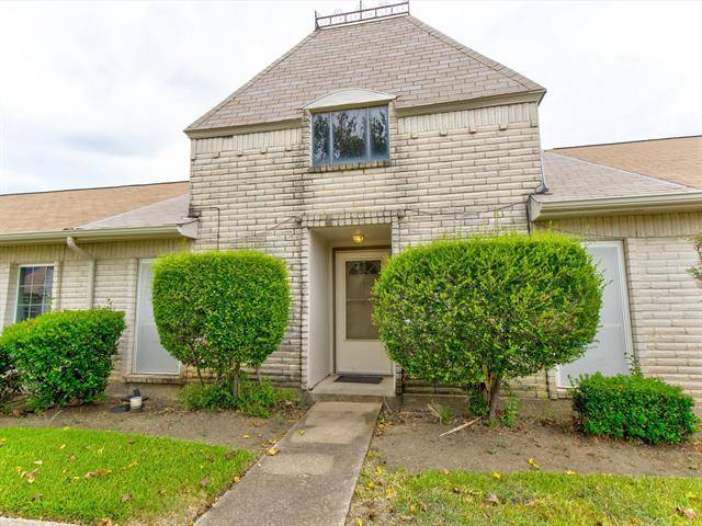 Grand Prairie, TX 75052,7 W Townhouse Lane