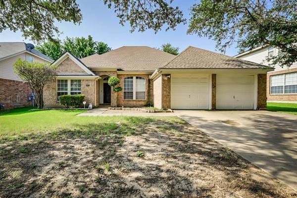 2817 Liverpool Lane, Grand Prairie, TX 75052