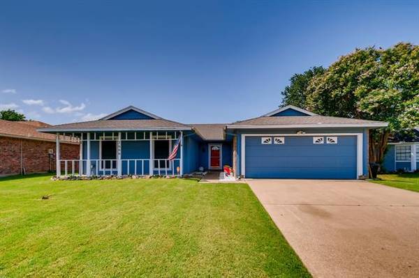 2666 Fairmont Drive, Grand Prairie, TX 75052