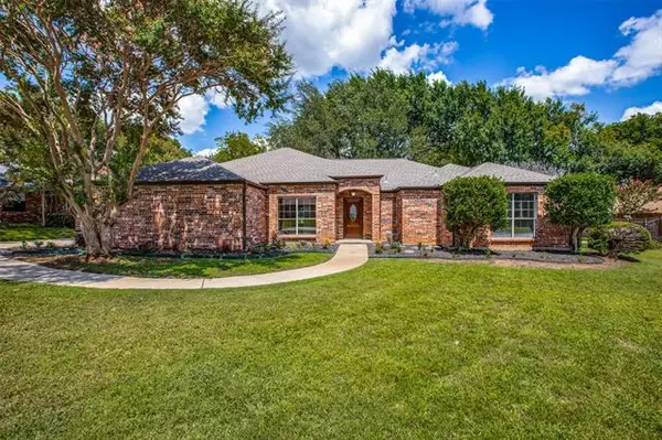 3809 E Verde Woods Street, Grand Prairie, TX 75052