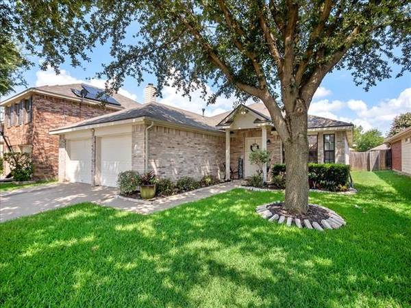 2844 Grandview Drive, Grand Prairie, TX 75052