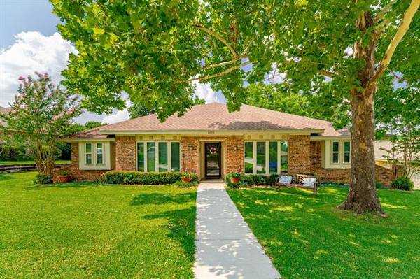 1206 Danish Drive, Grand Prairie, TX 75050