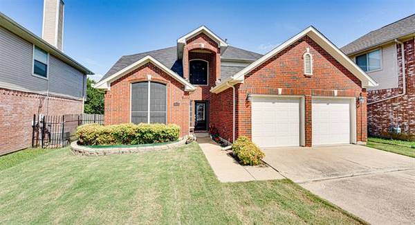 3925 Silver Meadow Lane, Grand Prairie, TX 75052