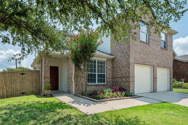 1003 Glenbrook Drive, Grand Prairie, TX 75052