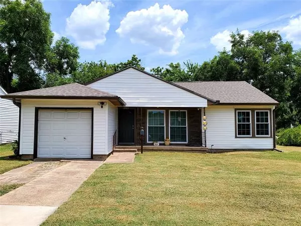 1021 Ralph Street, Grand Prairie, TX 75051